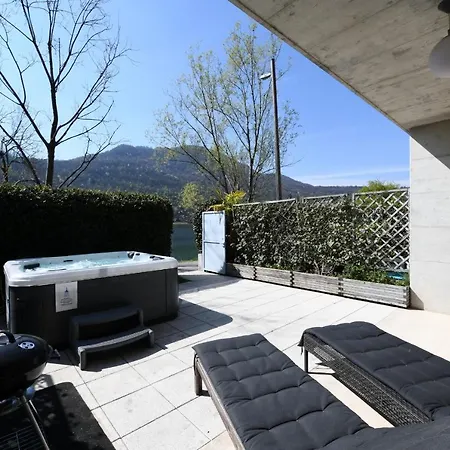 펜션 The Minimal House & *