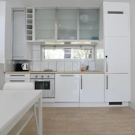 The Minimal House & *