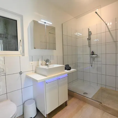 The Minimal House & *